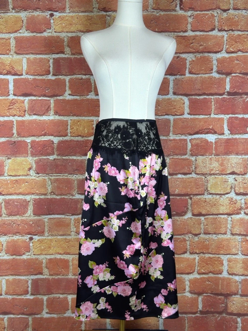 For Love & Lemons Floral Black and Pink Women's Skirt Size Medium - Picture 7 of 15